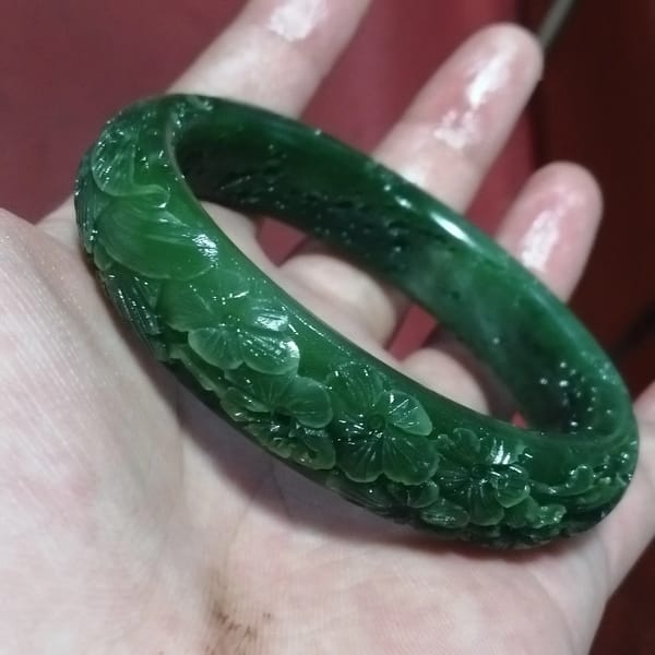 Green Chinese Nephrite Hand-Carved Jade Bangle 4